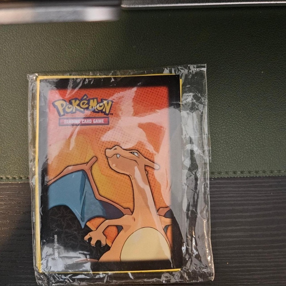 pack of 10 Ultra PRO Pokémon Charizard Deck Protector sleeves